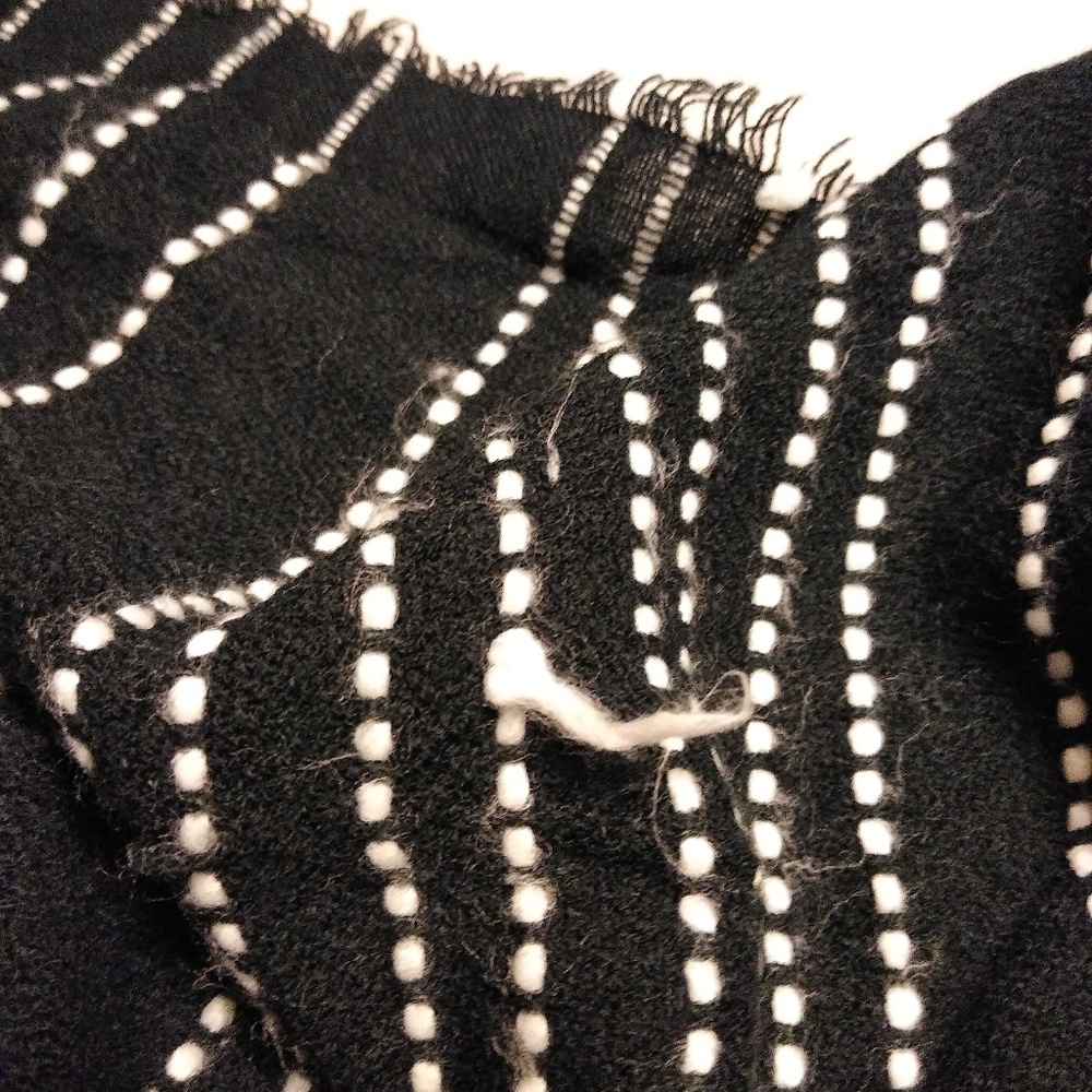 Minicci Pashmina Scarf - Picture 3 of 3